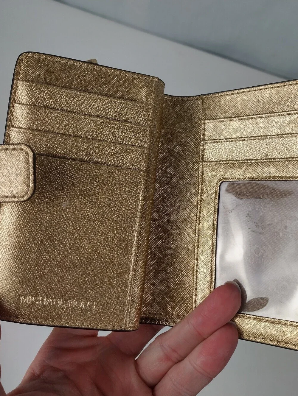 Michael Kors Jet Set Travel Medium Bifold Wallet Pale Gold Leather